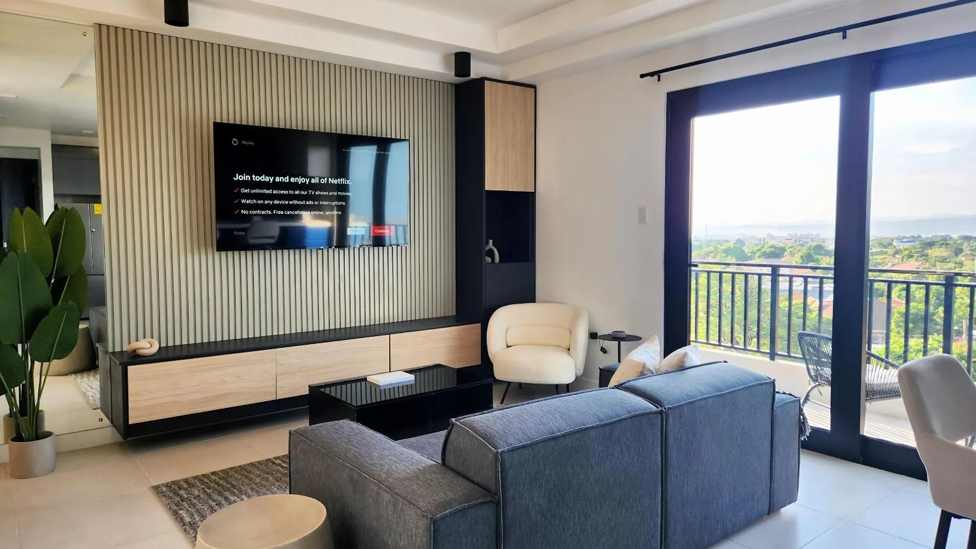 Apartman The Executive - Unique Hypermodern Condo Kingston