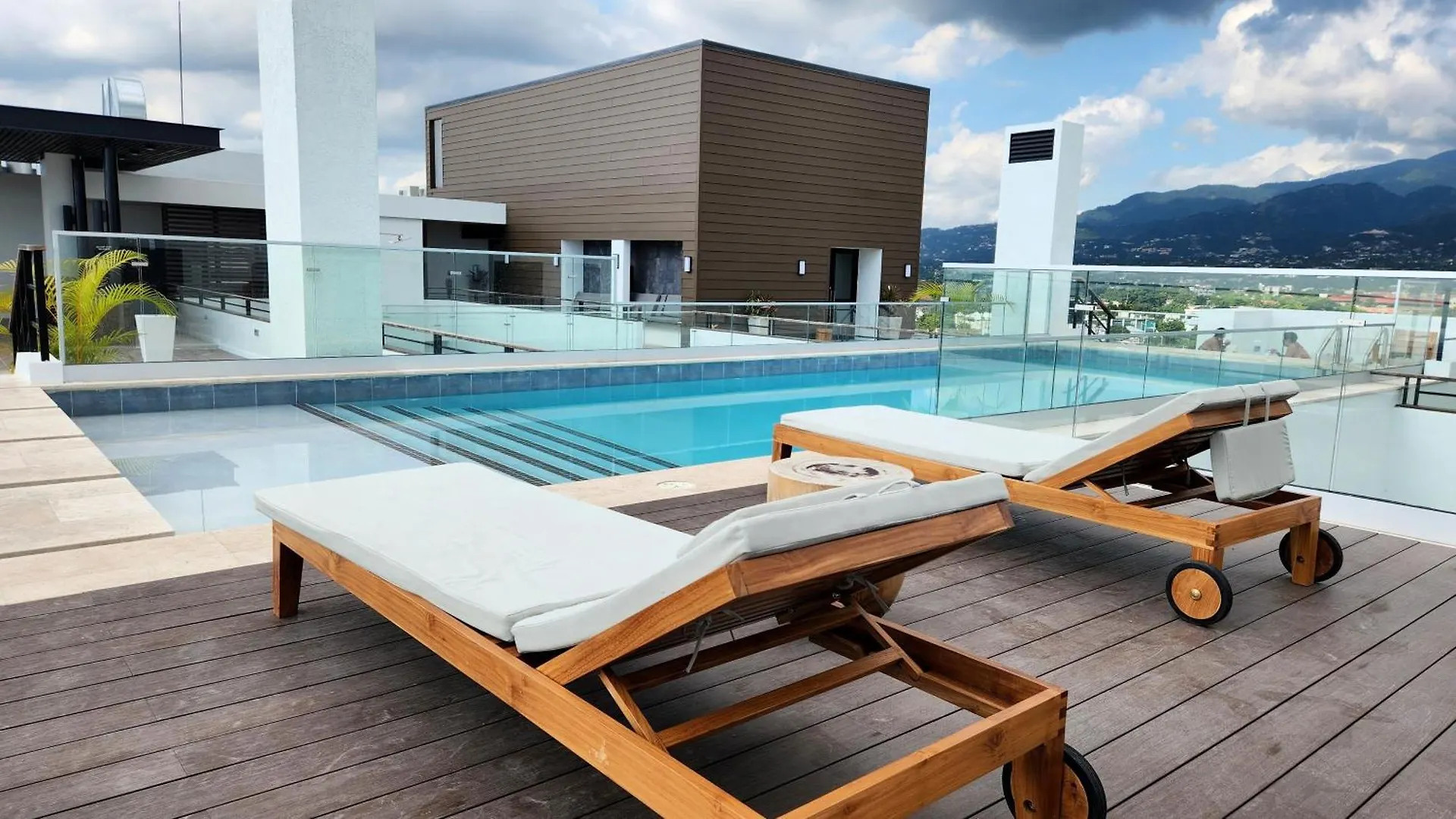 The Executive - Unique Hypermodern Condo Kingston