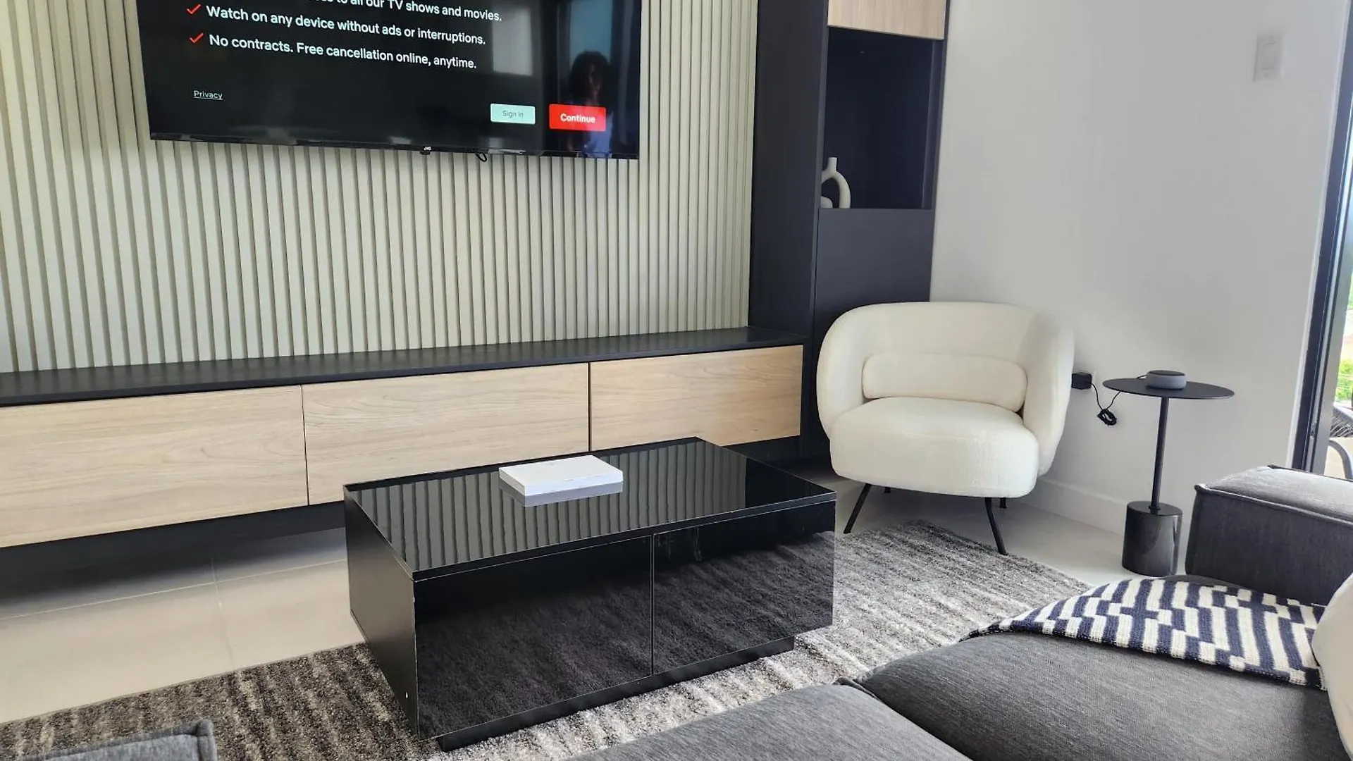 The Executive - Unique Hypermodern Condo Kingston