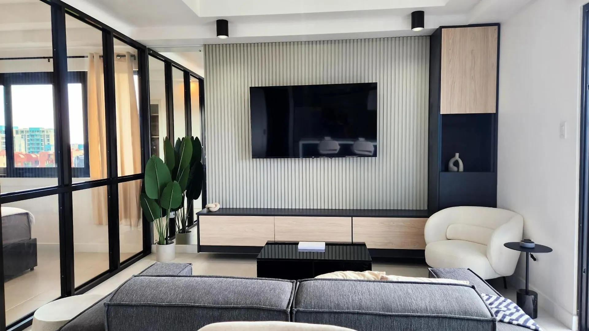 The Executive - Unique Hypermodern Condo Kingston 0*,